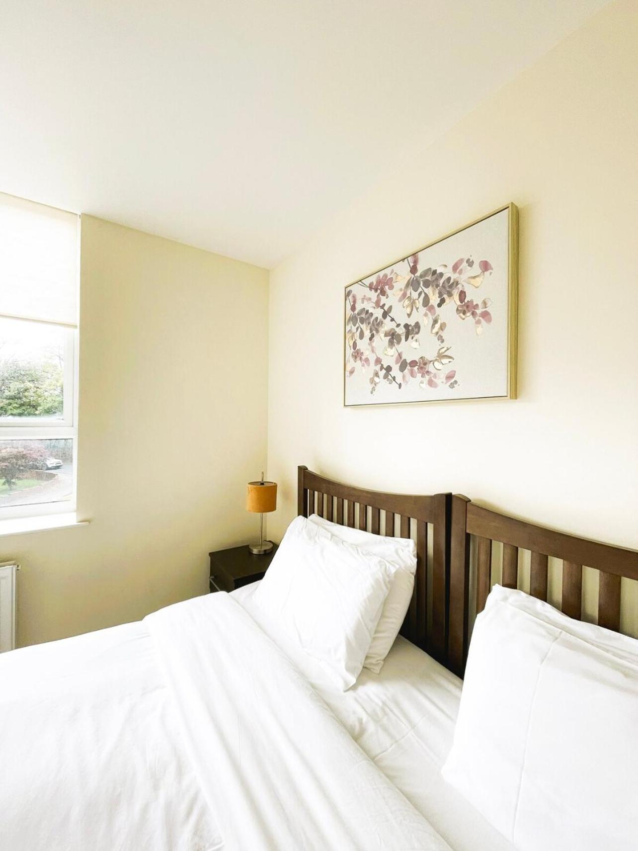 Maidstone Heights By Kasar Stays Ngoại thất bức ảnh