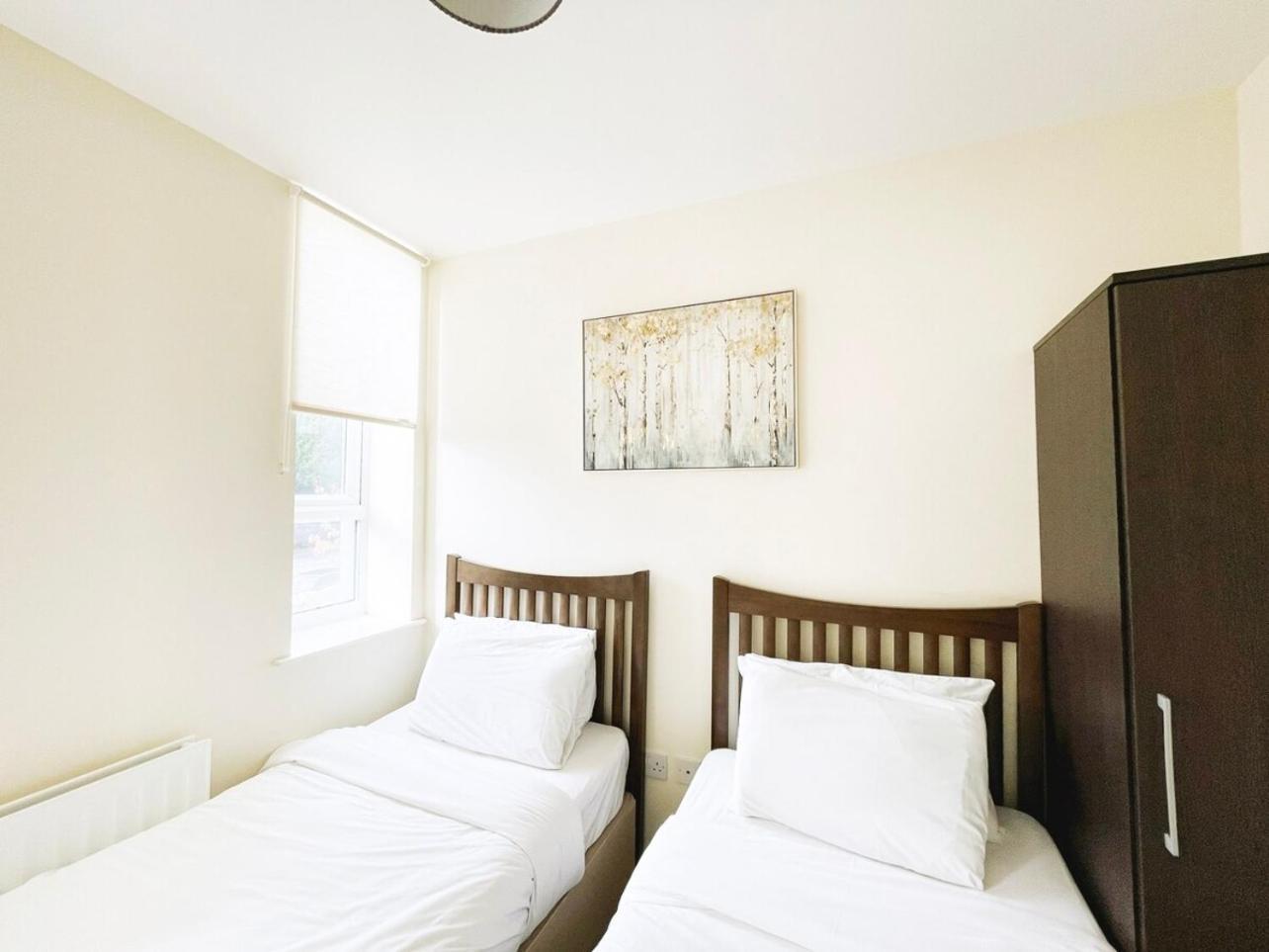 Maidstone Heights By Kasar Stays Ngoại thất bức ảnh